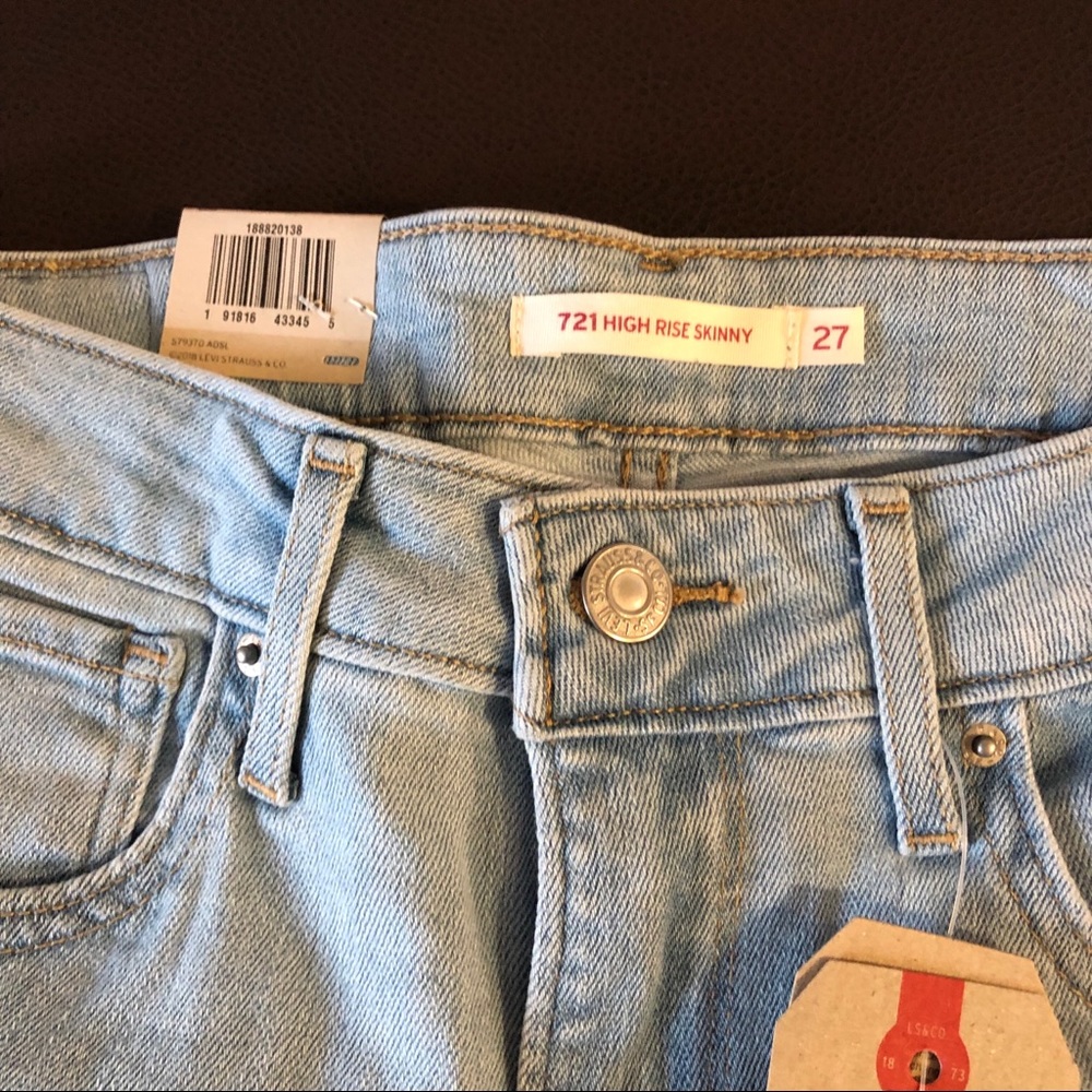 NEW Levi’s Jeans!! - Picture 3 of 6